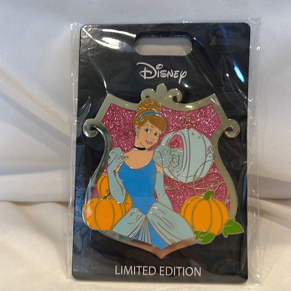 Disney X Cinderella Princess Stories Pin 3” LE 300!! RARE Classic Princess NEW - Picture 6 of 6